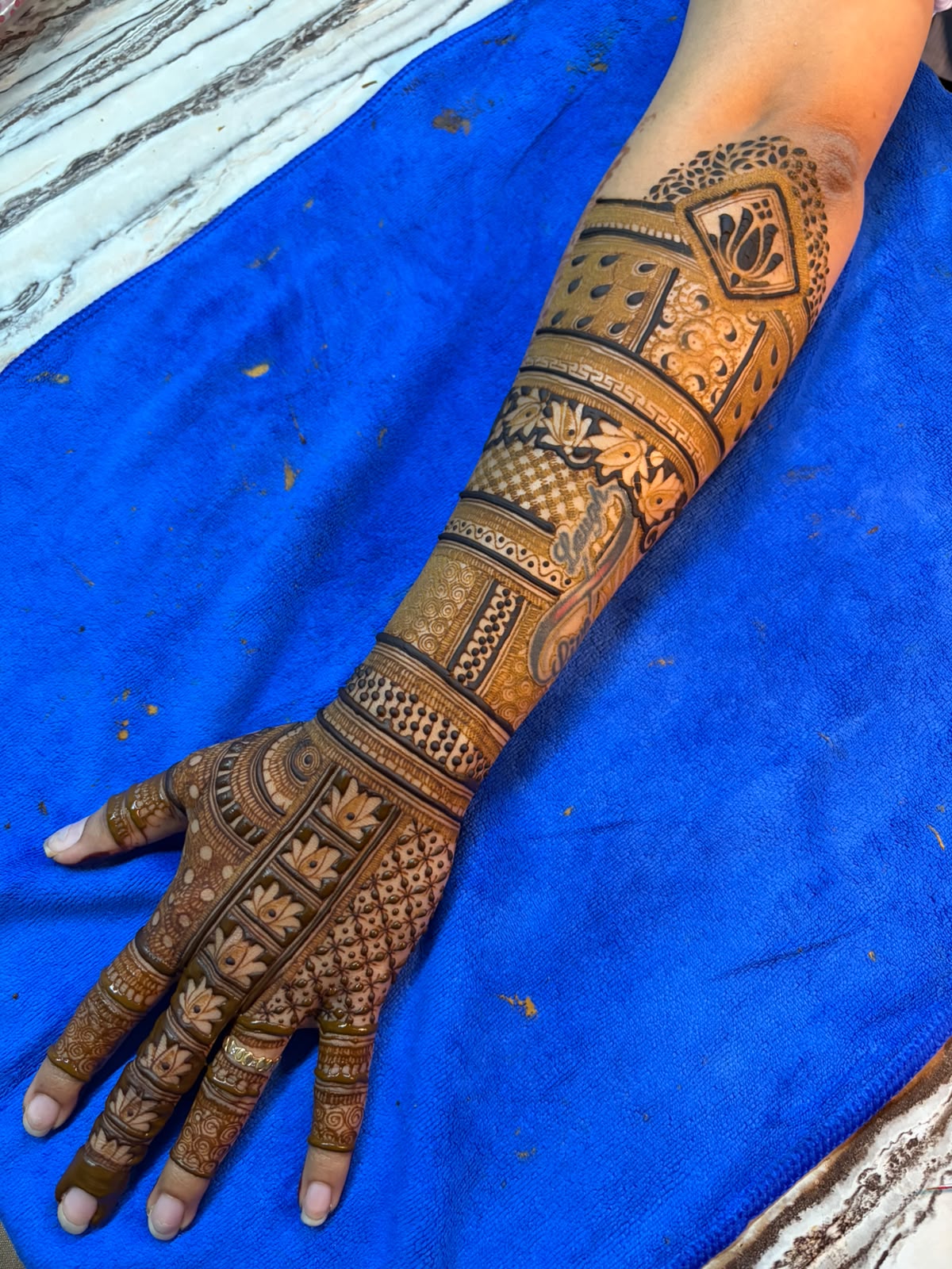 MANSI TAMBE - mehendi artist in Borivali